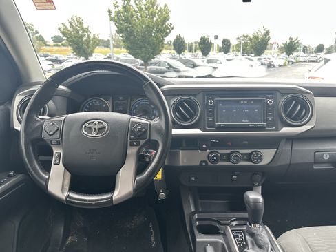 Used 2016 Toyota Tacoma SR5 RWD image 16