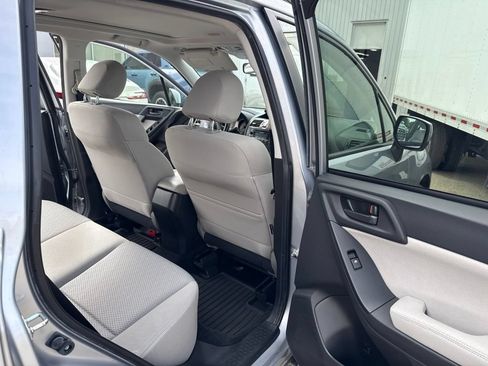 Used 2015 Subaru Forester 2.5i Premium w/ All-Weather Package AWD/4WD image 18