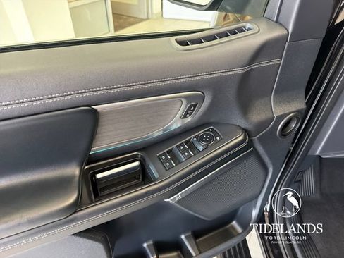 Certified 2025 Ford Expedition Platinum AWD/4WD image 15