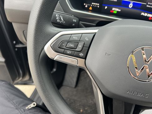 Used 2023 Volkswagen Tiguan S image 18