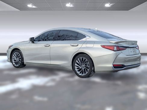 Certified 2025 Lexus ES 300h w/ Luxury Package image 3