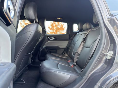 Used 2024 Jeep Compass Limited image 29