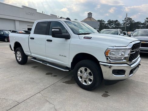 Used 2024 RAM 2500 Big Horn w/ Bed Utility Group image 10