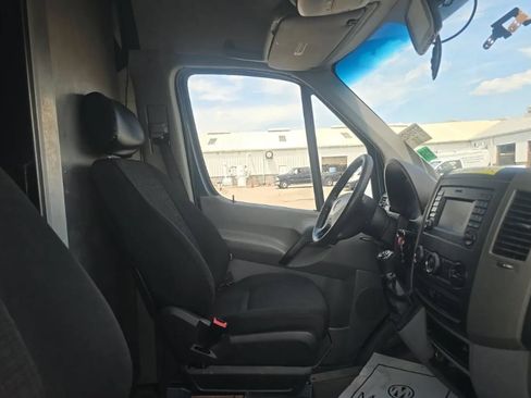 Used 2018 Mercedes-Benz Sprinter 2500 image 9