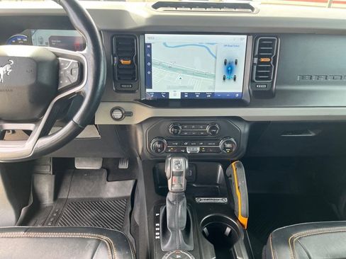Used 2021 Ford Bronco Badlands image 28