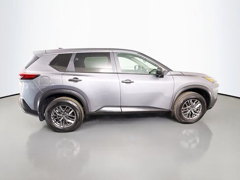 Used 2023 Nissan Rogue S image 11