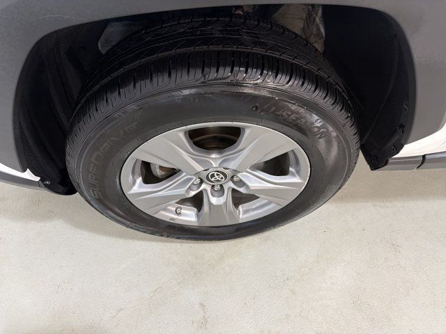 Used 2024 Toyota RAV4 LE AWD/4WD image 11