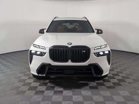 New 2026 BMW X7 M60i image 5