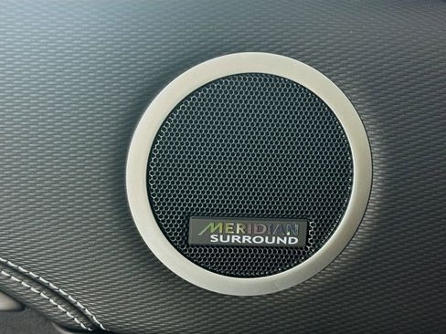 New 2025 Land Rover Discovery Dynamic SE image 18