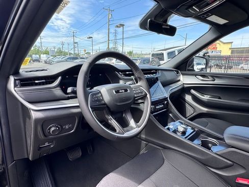 New 2026 Jeep Grand Cherokee Laredo AWD/4WD image 12