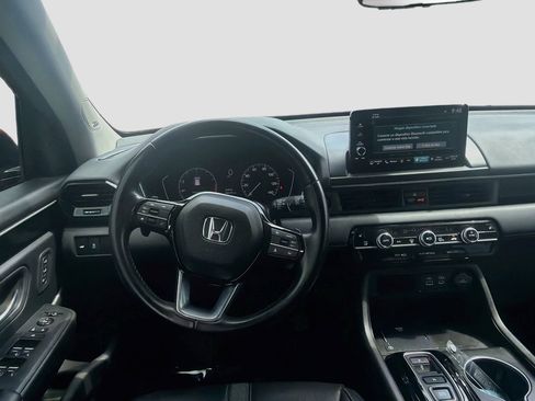 Certified 2023 Honda Pilot Touring image 21