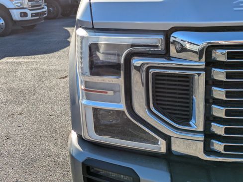Used 2022 Ford F350 Platinum AWD/4WD image 10