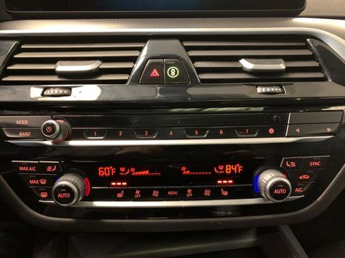 Used 2022 BMW 540i xDrive w/ M Sport Package image 51