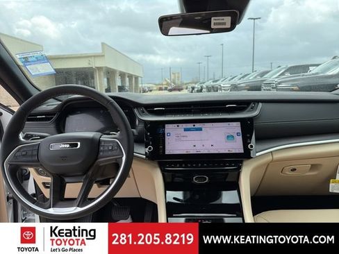 Used 2026 Jeep Grand Cherokee L Limited w/ Limited Altitude Package AWD/4WD image 18