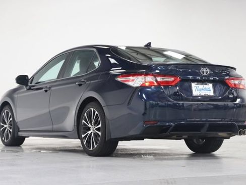 Used 2020 Toyota Camry SE FWD image 11