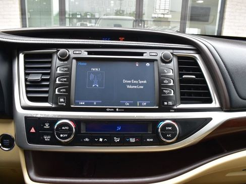 Used 2015 Toyota Highlander Limited FWD image 38