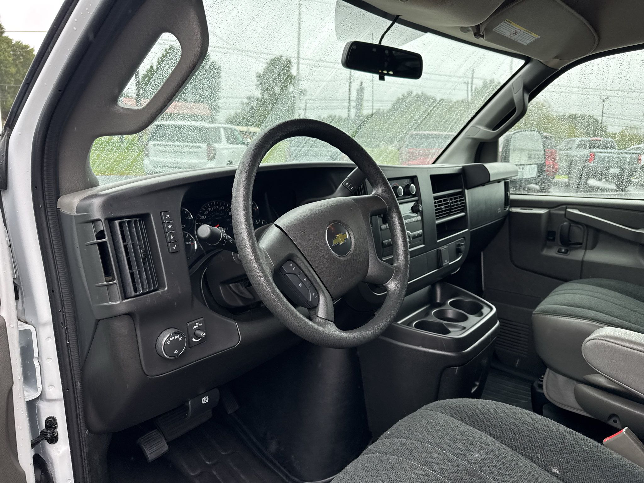 Used 2025 Chevrolet Express 2500 w/ Driver Convenience Package RWD image 7