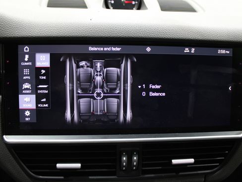 Used 2019 Porsche Cayenne image 24