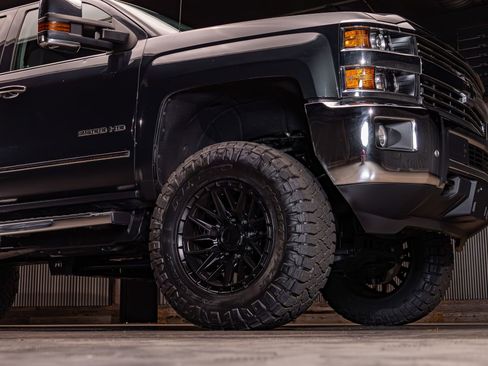 Used 2019 Chevrolet Silverado 2500 LTZ w/ Duramax Plus Package AWD/4WD image 16