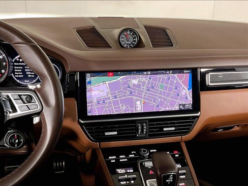 Certified 2019 Porsche Cayenne Turbo AWD/4WD image 13