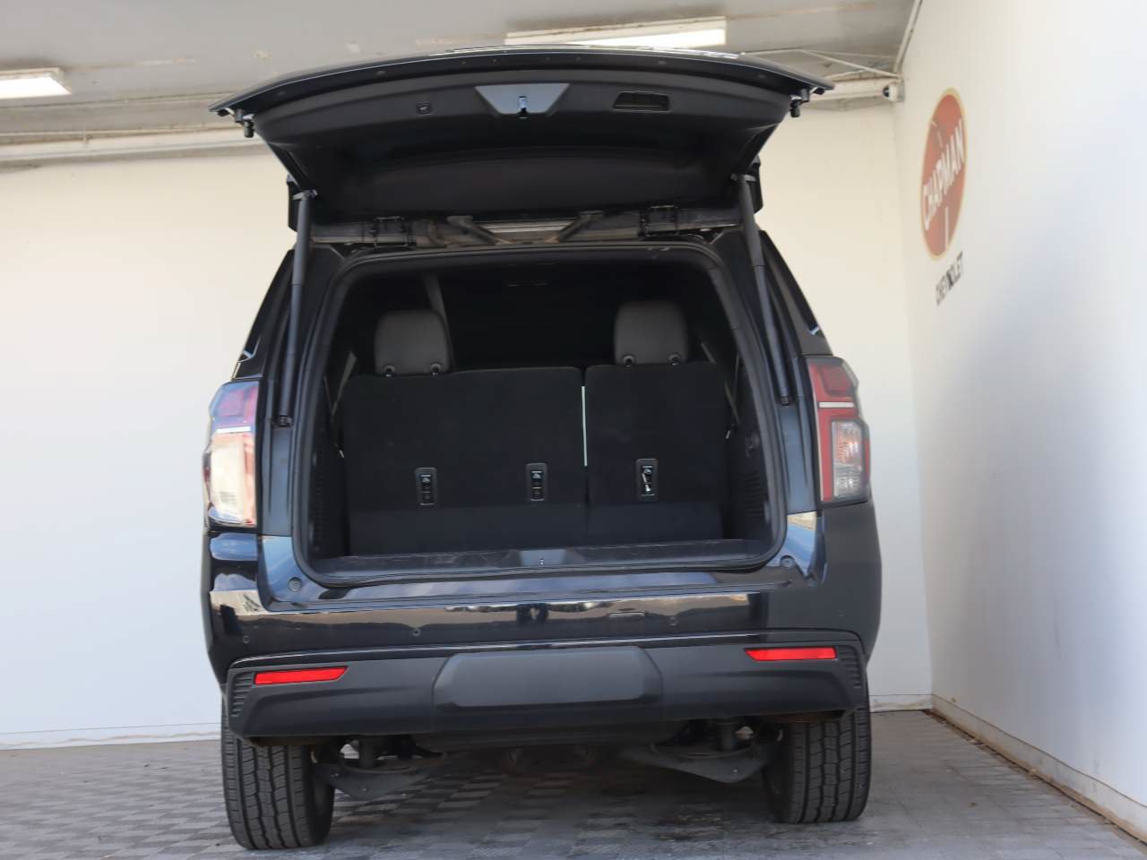 Certified 2023 Chevrolet Suburban RST w/ Luxury Package AWD/4WD image 5