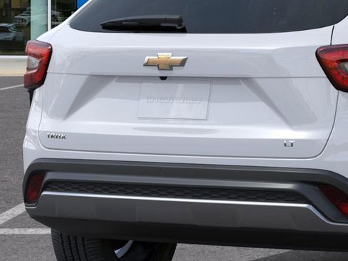 New 2026 Chevrolet Trax LT w/ Driver Confidence Package image 16