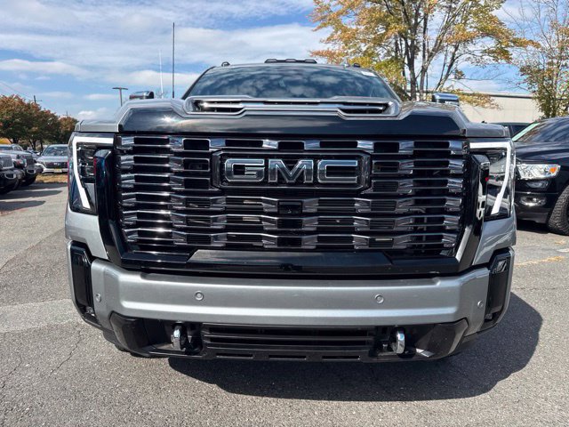 Used 2026 GMC Sierra 3500 Denali Ultimate AWD/4WD image 2