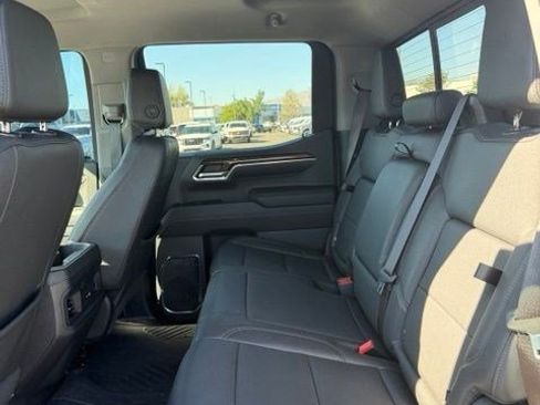 Used 2024 Chevrolet Silverado 1500 LT Trail Boss w/ Convenience Package II AWD/4WD image 15