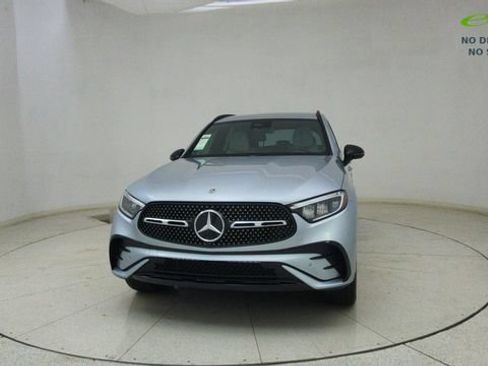 Used 2025 Mercedes-Benz GLC 350e 4MATIC w/ AMG Line image 68