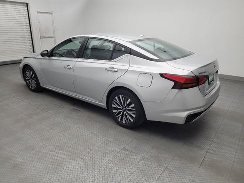 Used 2024 Nissan Altima 2.5 SV FWD image 3