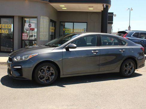 Used 2021 Kia Forte LXS FWD image 2