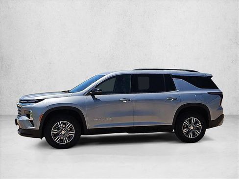 Used 2024 Chevrolet Traverse LT AWD/4WD image 15