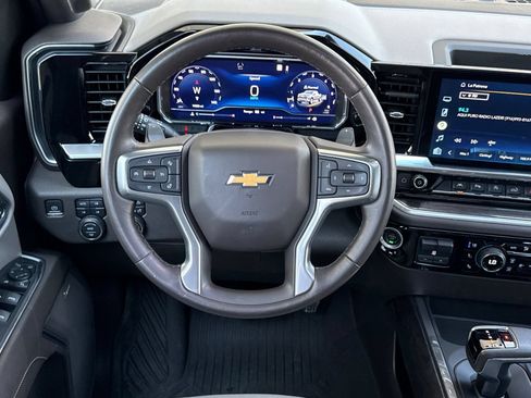 Used 2022 Chevrolet Silverado 1500 LTZ AWD/4WD image 15