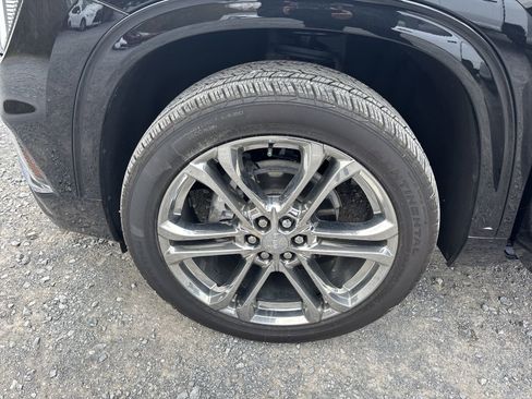 Used 2025 GMC Acadia Denali w/ LPO, All-Weather Package image 13