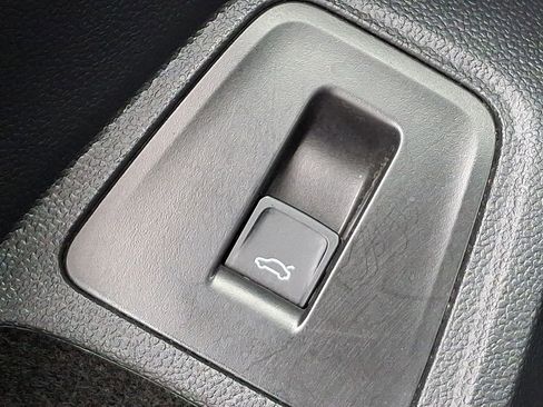 Used 2024 Volkswagen Tiguan Wolfsburg Edition image 27