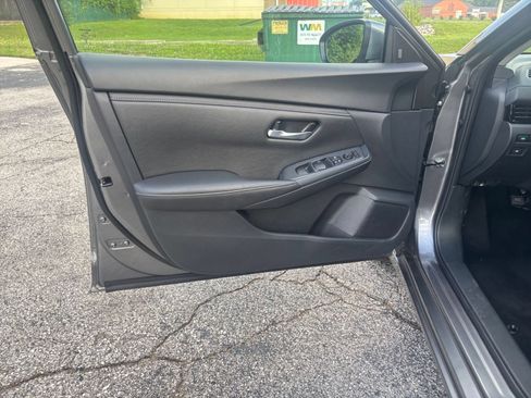 Used 2025 Nissan Sentra SV FWD image 18