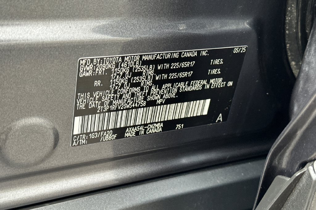Used 2025 Toyota RAV4 XLE AWD/4WD image 31