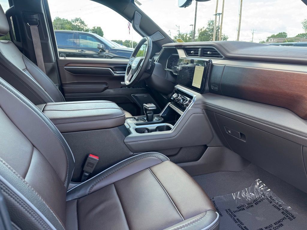 Used 2025 GMC Sierra 1500 Denali w/ Denali Reserve Package AWD/4WD image 10