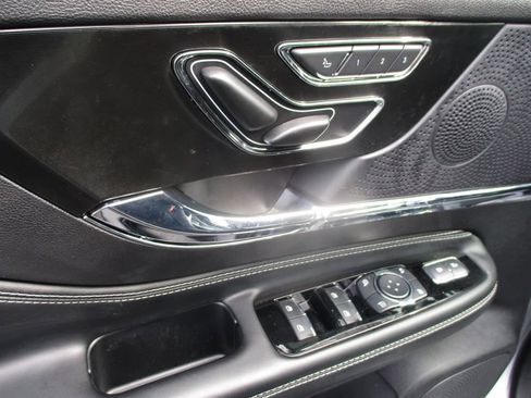 Used 2023 Lincoln Corsair Standard w/ Equipment Group 101A image 12