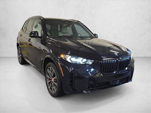 Used 2024 BMW X5 xDrive40i w/ M Sport Package AWD/4WD image 3