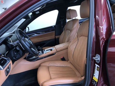 Used 2022 BMW 750i xDrive w/ Luxury Rear Seating Package AWD/4WD image 21