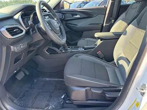 Used 2023 Chevrolet TrailBlazer LS image 5