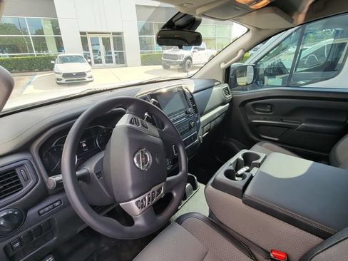 Used 2021 Nissan Titan S w/ HD Front GAWR Package AWD/4WD image 10