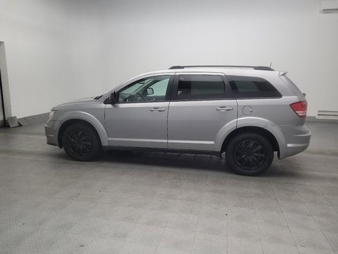 Used 2019 Dodge Journey SE FWD image 3