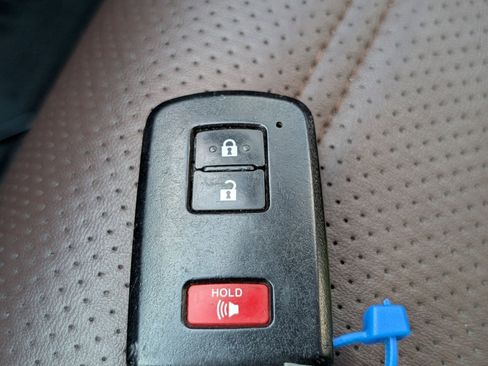 Used 2019 Toyota Tacoma TRD Sport image 26