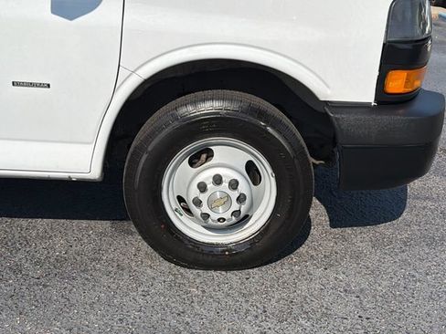 Used 2021 Chevrolet Express 3500 w/ Power Convenience Package RWD image 31
