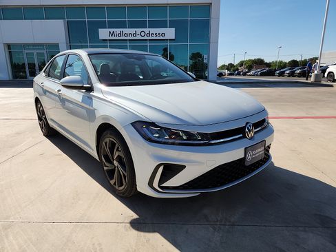 New 2026 Volkswagen Jetta SE FWD image 1