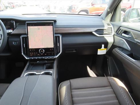New 2026 GMC Acadia Denali Ultimate FWD image 12