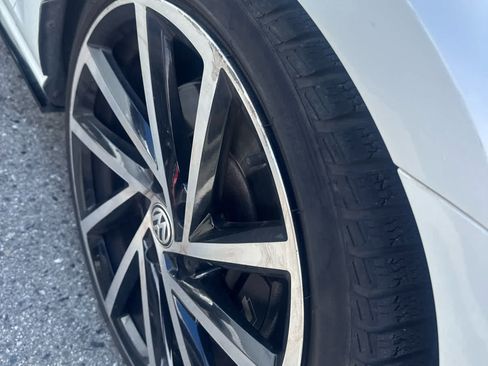 Used 2019 Volkswagen Golf R 4-Door AWD/4WD image 6