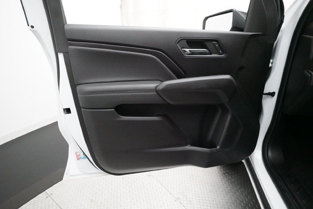 Used 2023 Chevrolet Colorado LT AWD/4WD image 25